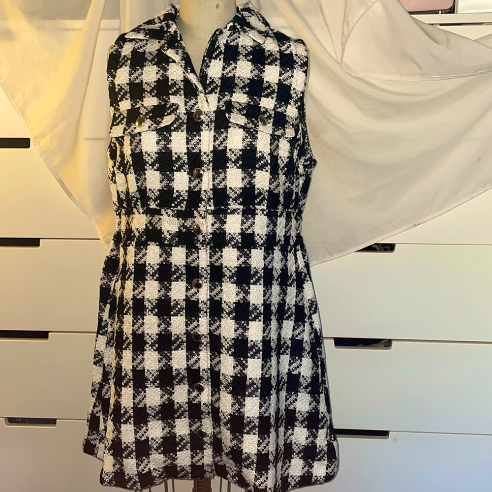 Houndstooth/checkered tweed dress size 14 but is more 12